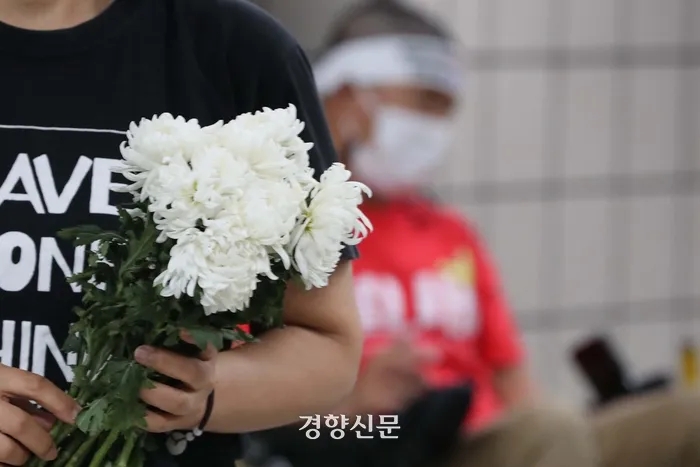 ‘돌봄 살인’ 아버지의 뼈저린 참회…과연 그만의 죄일까? ‘돌봄 살인’ 아버지의 뼈저린 참회…과연 그만의 죄일까?