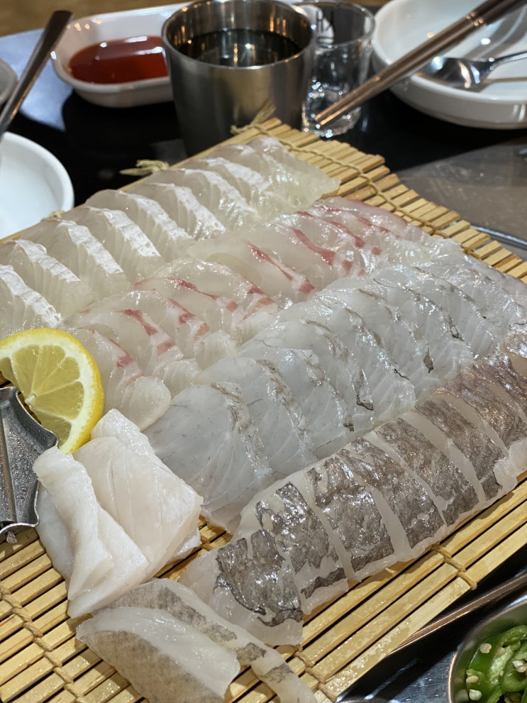  한잔 찌끄리고 왔습니다. 팔육 숙성회 오류점.