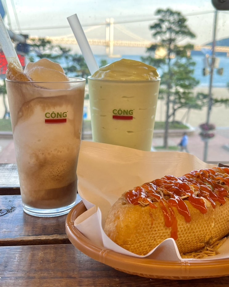  광안리카페 ‘콩카페’ 메뉴 가격 코코넛스무디커피 반미 오션뷰 맛집