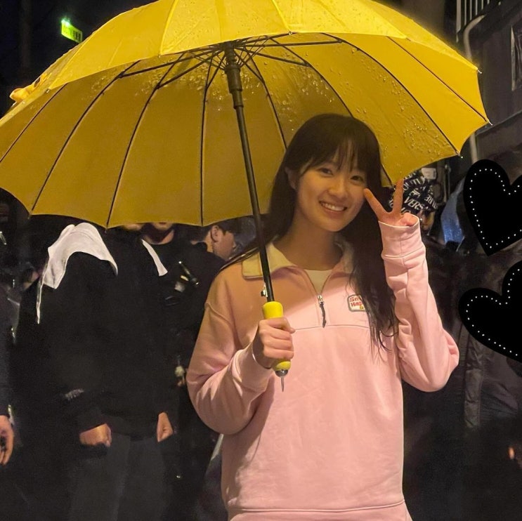 김혜윤, 20살 임솔류선재 사진 공개...찍어준 사람 정체? 김혜윤, 20살 임솔류선재 사진 공개...찍어준 사람 정체?