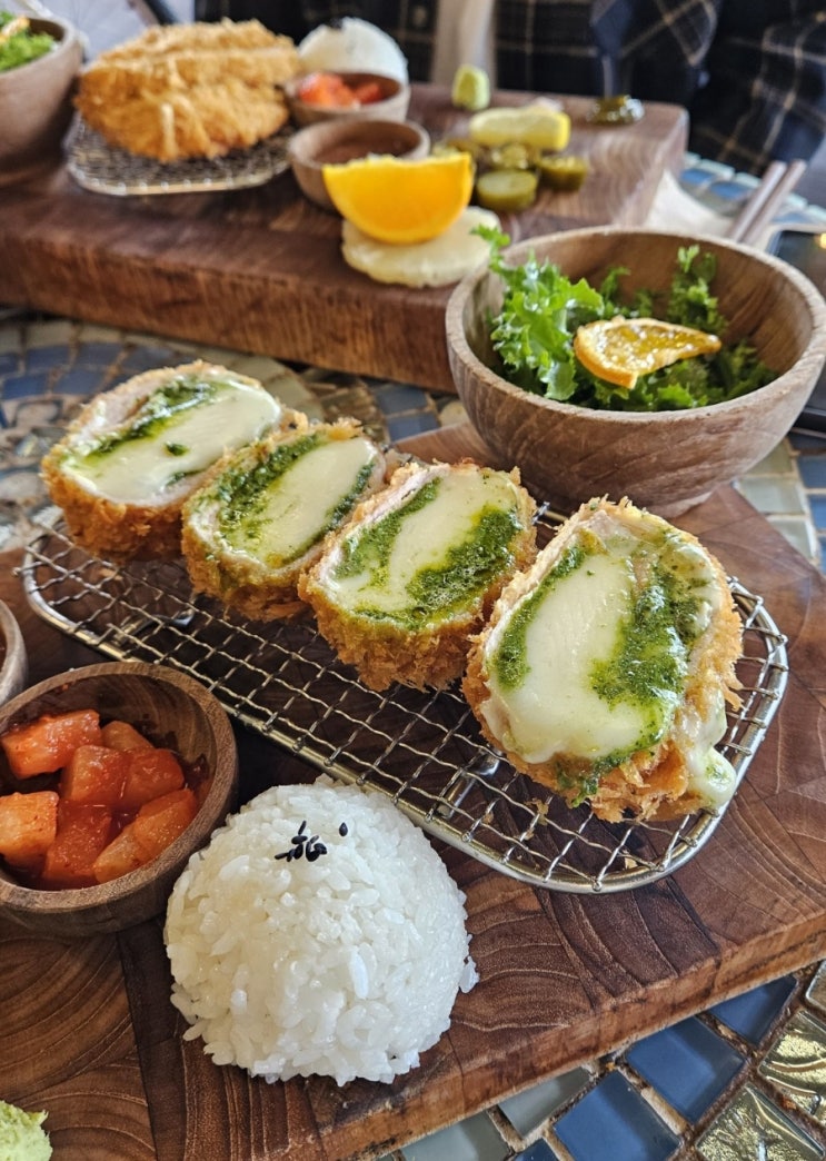  [제주 우도맛집] 제주흑돼지 치즈돈까스 바다 뷰맛집 <온오프> 방문후기