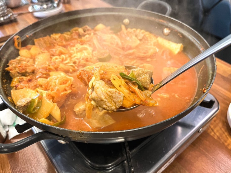  종로 점심메뉴 추천 육방고기집 김치찌개 가성비 식당 가마솥밥