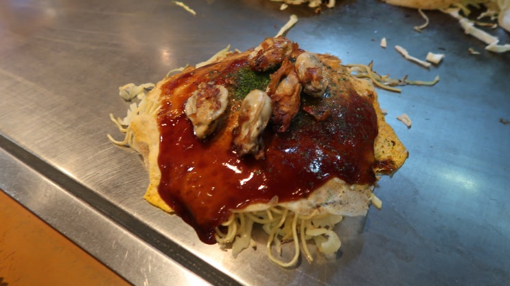  히로시마 맛집 생맥주와 굴의 환상조합 헨쿠츠야 오코노미야끼