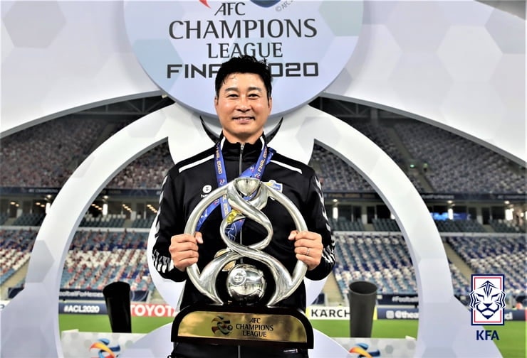 [스포츠]축구 대표팀, 6월 A매치 2연전도 임시 감독 체제...김도훈 선임