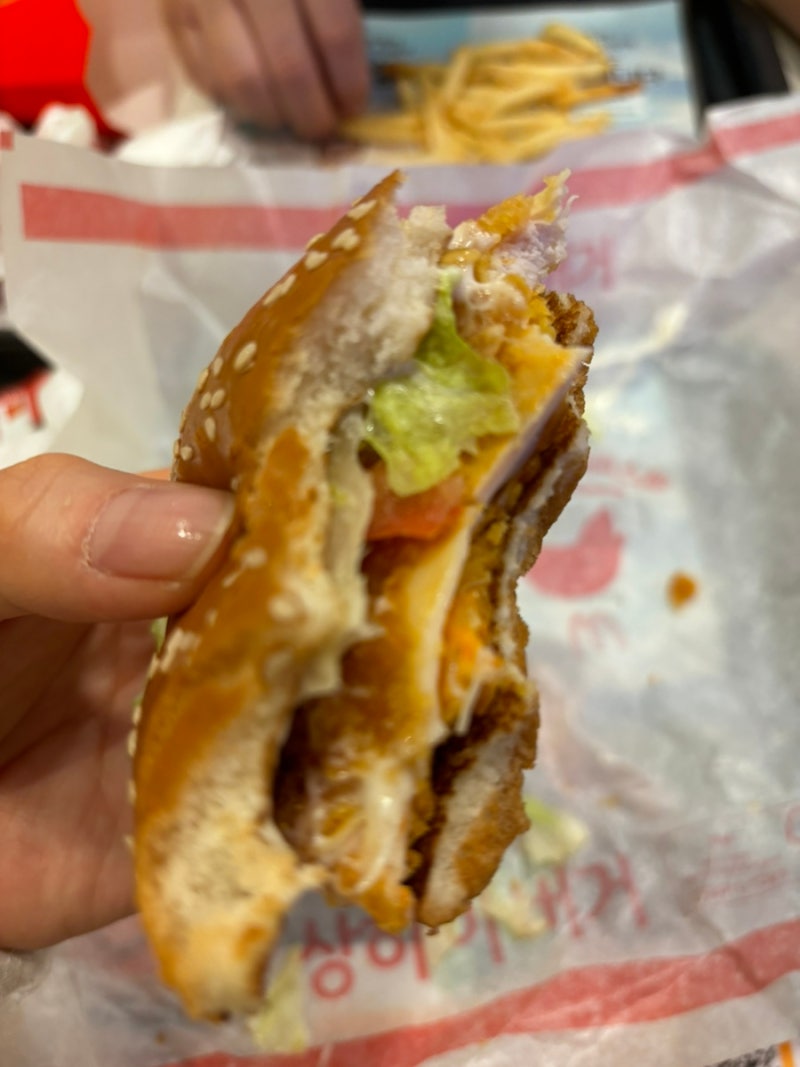 향남 맥도날드DT 맥스파이시 상하이 버거 가격, 칼로리, 후기 : 네이버 블로그