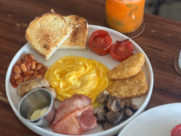  발리 짱구 Bruch Club Berawa점 브런치맛집