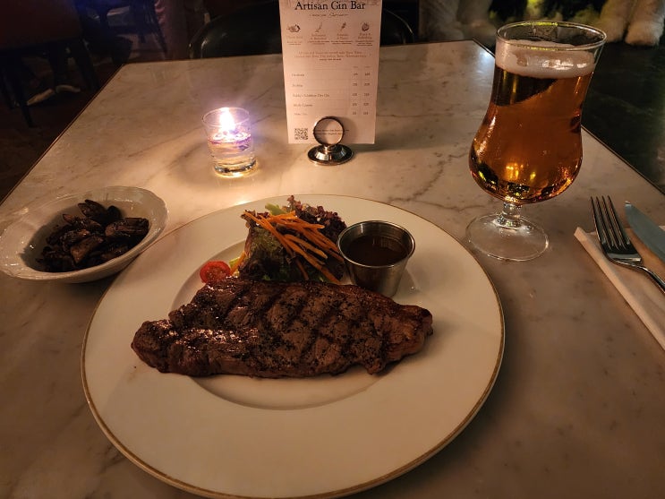  스마랑(Semarang) 현지 레스토랑 Bowery Restaurant