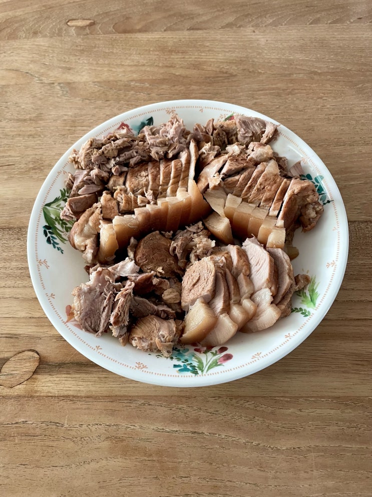 최소한의 재료로 맛있는 앞다리살 수육만들기 / 슬쌍디아빠 이동섭