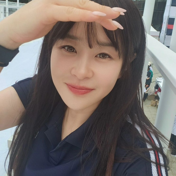  여름날 신축성 좋아 여성분들이 편하게 입기 좋은 패션 브랜드 휠라의 반팔 카라 원피스 코디 feat. 최강희