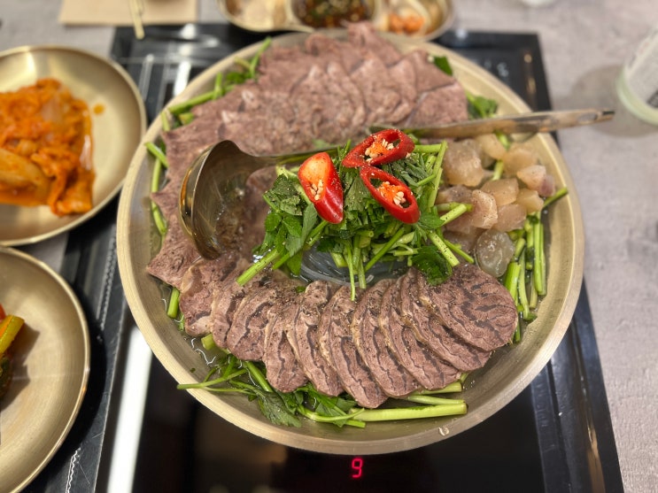  압구정맛집 옥된장, 스지 된장전골과 수육