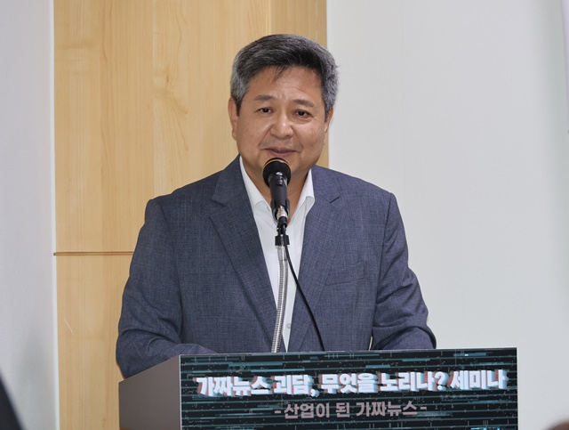 여야, <b>김정숙</b> 여사 인도 방문 비판 엇갈려