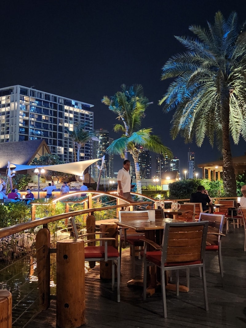 아부다비 맛집] 독일 생맥주 전문점 브로이하우스 Brauhaus(Feat. 독일식 소세지, 학센) : 네이버 블로그