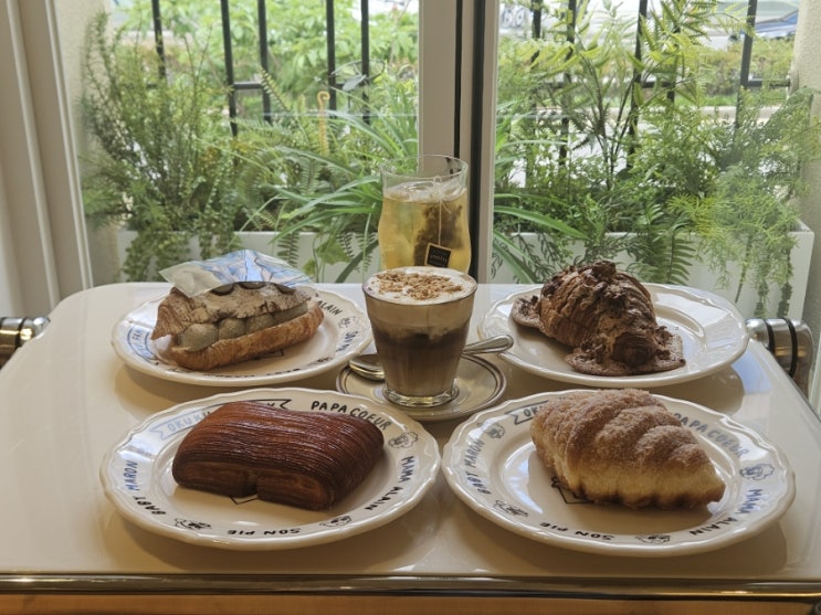  송리단길 루프탑 카페 오쿠쿠 베이커리 튀김 크로와상 잠실 데이트 코스 맛있는 빵집 추천