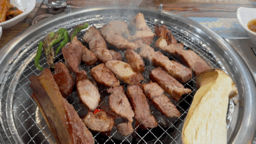  만화 속 산적이 먹는 고기 가평 돼지갈비 맛집 | 353바베큐