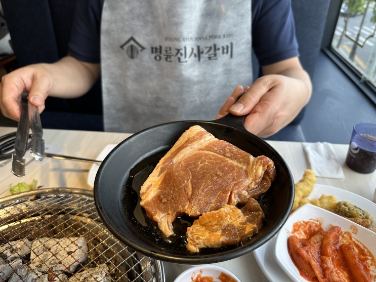  가족외식은 명륜진사갈비 교하점 | 돼지갈비부터 스테이크까지 자유이용