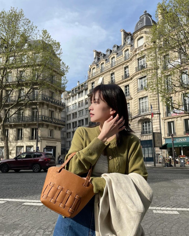  천우희 인스타그램 사복 패션, 노운베러 가디건 & 루에브르 미니 가방 브랜드 추천!