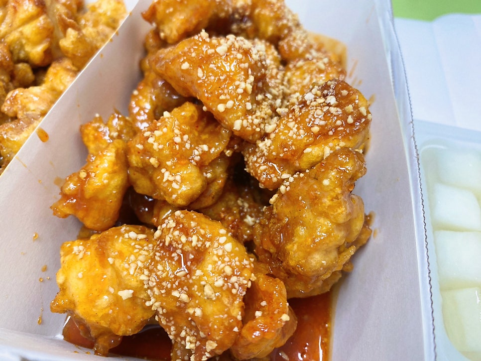 호식이두마리치킨 용현점 사진 5