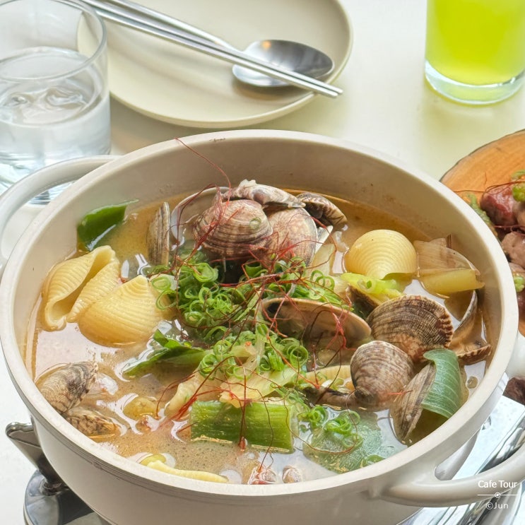  합정역 감성 술집 | 펄스 바지락조개찜과 이베리코 하이볼 맛집 방문 후기