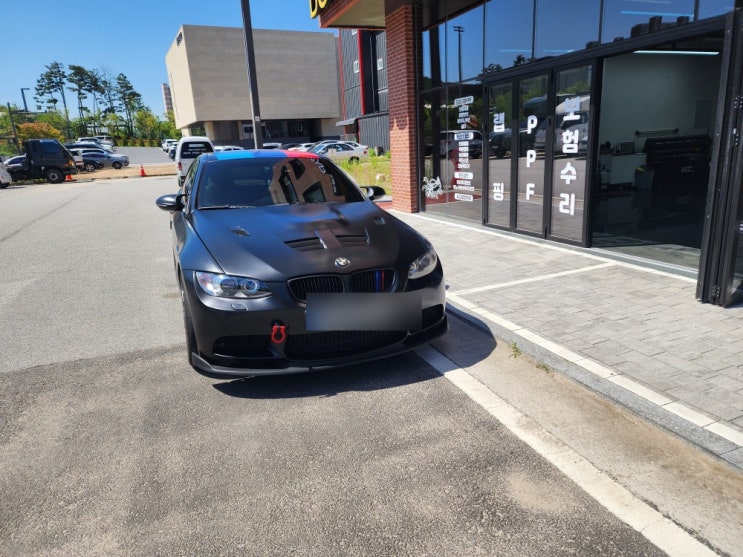  화성차량랩핑  bmw328I 사틴블랙 유동성을 고려해 광범위하게 진행