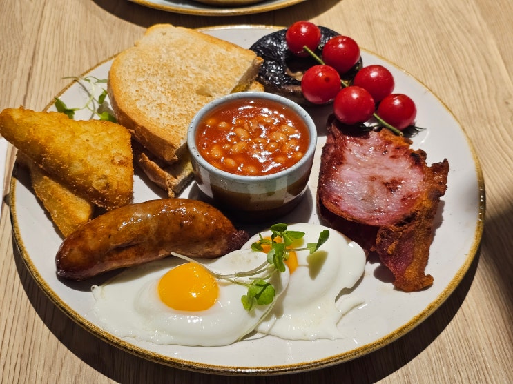  런던 세인트판크라스역 맛집 - 잉글리시블랙퍼스트 브런치 맛집 Sandwich Street Kitchen 솔직 후기