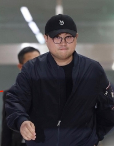 <b>김호중</b>, 경찰 출석후... …조사는 3시간, 취재진 피하려 <b>6시간</b>... 