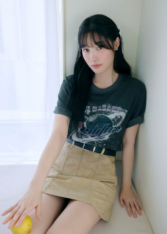  빈티지룩의 매력을 잘 살린 여자 프린트 반팔 티셔츠 브랜드 온앤온 추천 feat. 정채연