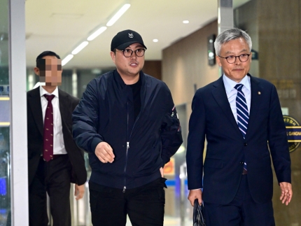 음주 <b>뺑소니 김호중</b> 주머니에... 돈 안 갚아 <b>재판</b> 패소