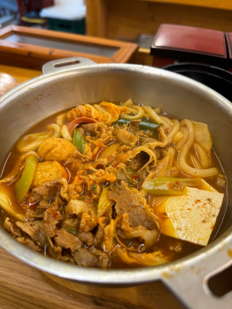  이불덮밥 압구정점 - 압구정 혼밥 스끼야끼