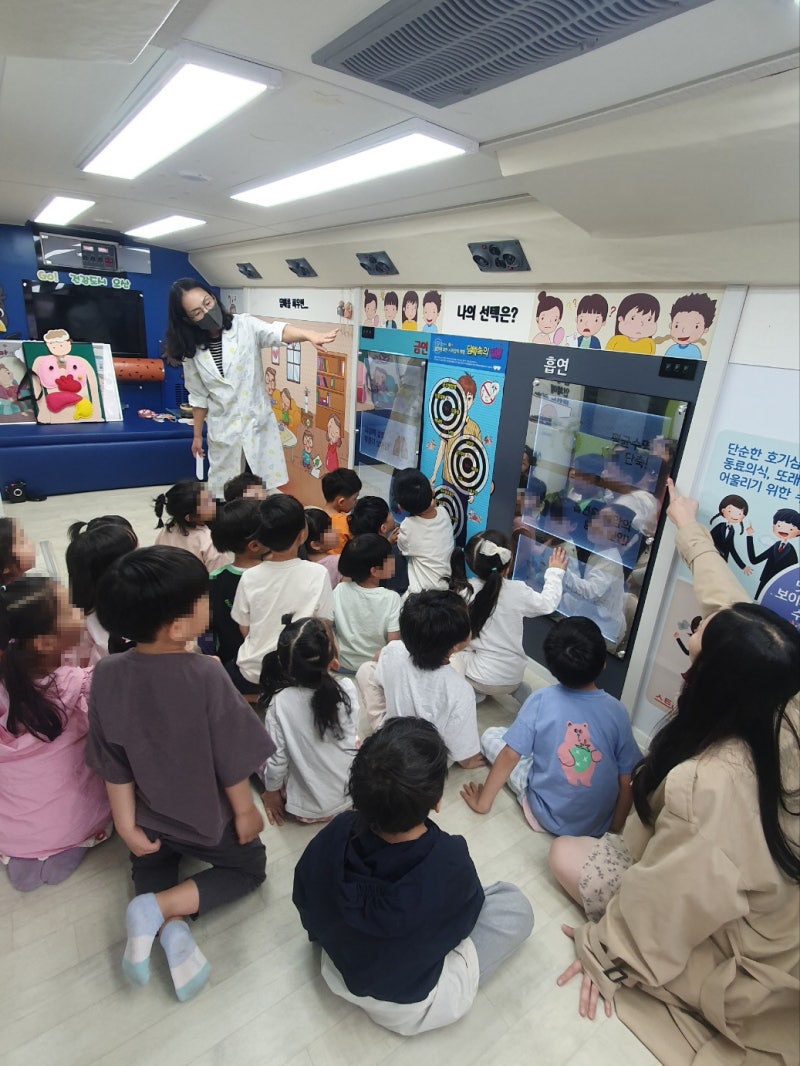 오산시 보건소, 금연버스와 함께 체험형 흡연 예방 교육 실시 : 네이버 블로그, image size:800x1066