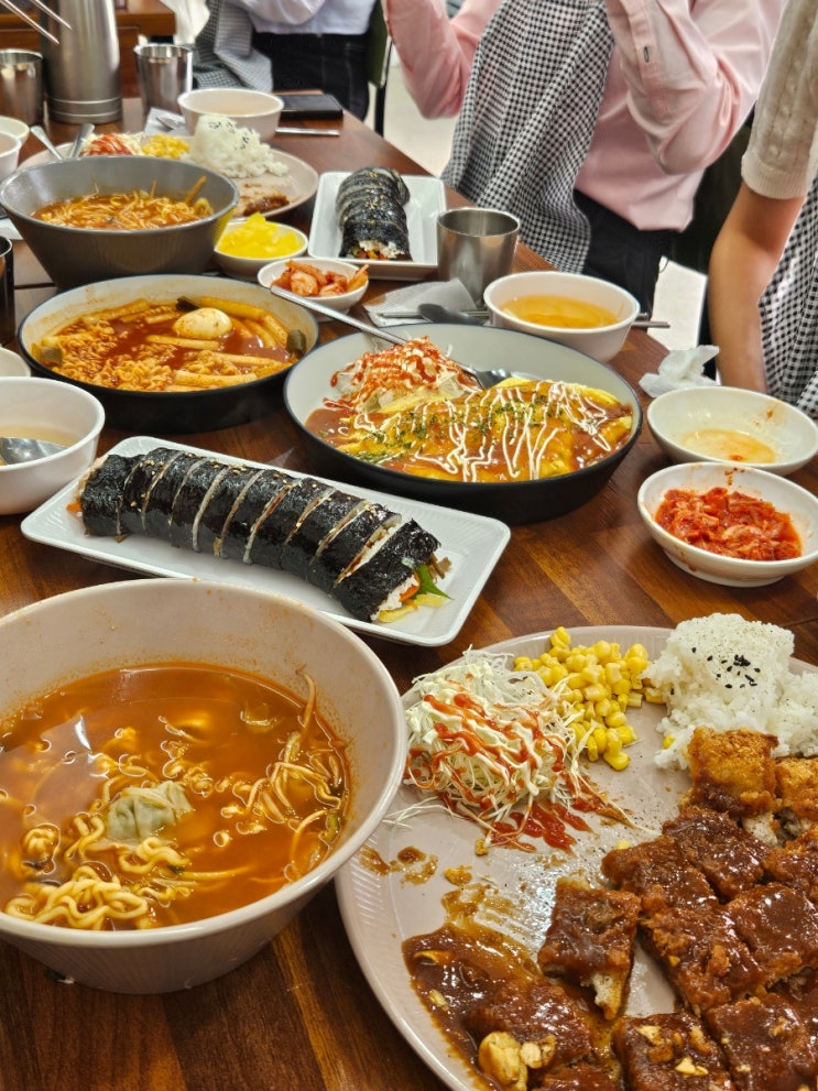  강서) 쇼밥(Show Bab) : 점심 웨이팅 필수인 쇼골프장 옆 분식집 메뉴 추천 | 해장라면,참치김밥,옛날왕돈까스,라볶이,오므라이스