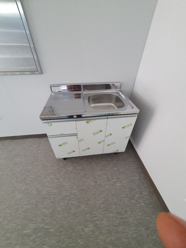  창원 양덕동 롯데캐슬 상가 급수배관 및 15리터 ️️️전기온수기 설치. ️️️ 010 8209 9252