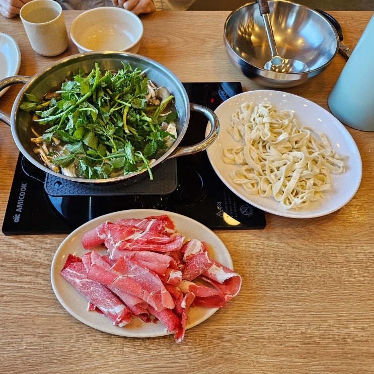  맛집 탐방 - 김해 삼방 얼크니 손칼국수, 샤브샤브와 칼국수를 같이 즐겨봐요