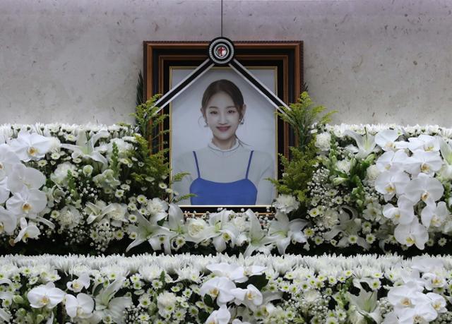 지인 모임 중 숨진 가수 <b>박보람</b>... <b>국과수</b> "<b>급성알코올중독</b>"