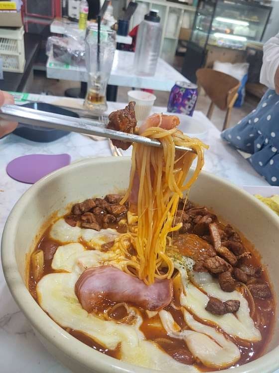돼지게티 신부안서점 사진 5