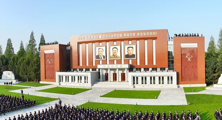 [오늘의 기도] 김씨 3대 초상화 당 <b>중앙간부학교</b>에 줄줄이 배치