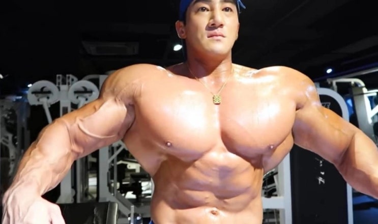 머리채 잡고 끌고 가 징맨 트레이너 <b>황철순</b> <b>여성</b> 폭행으로 재판 중