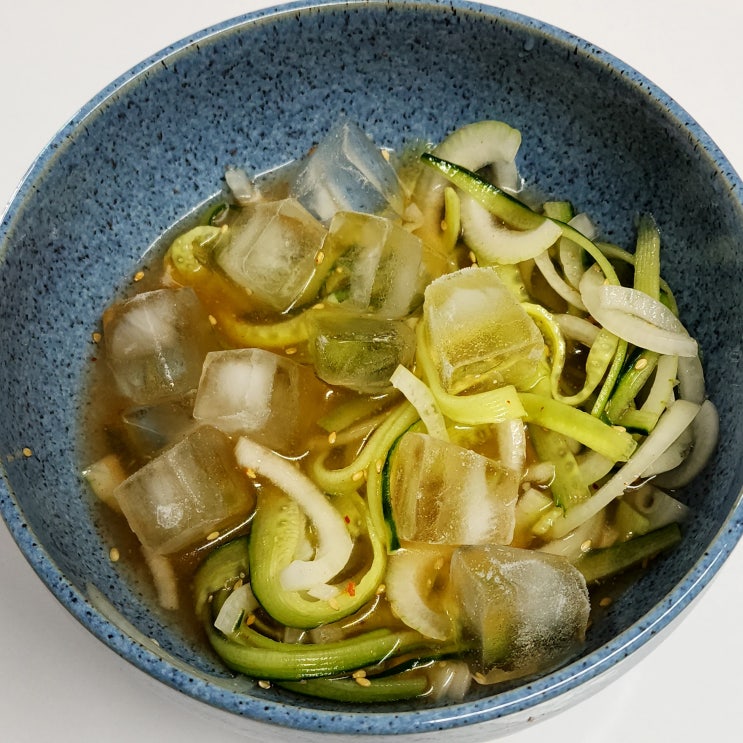  더운 날씨에 생각나는 시원한 오이냉국 만들기 간단한 레시피