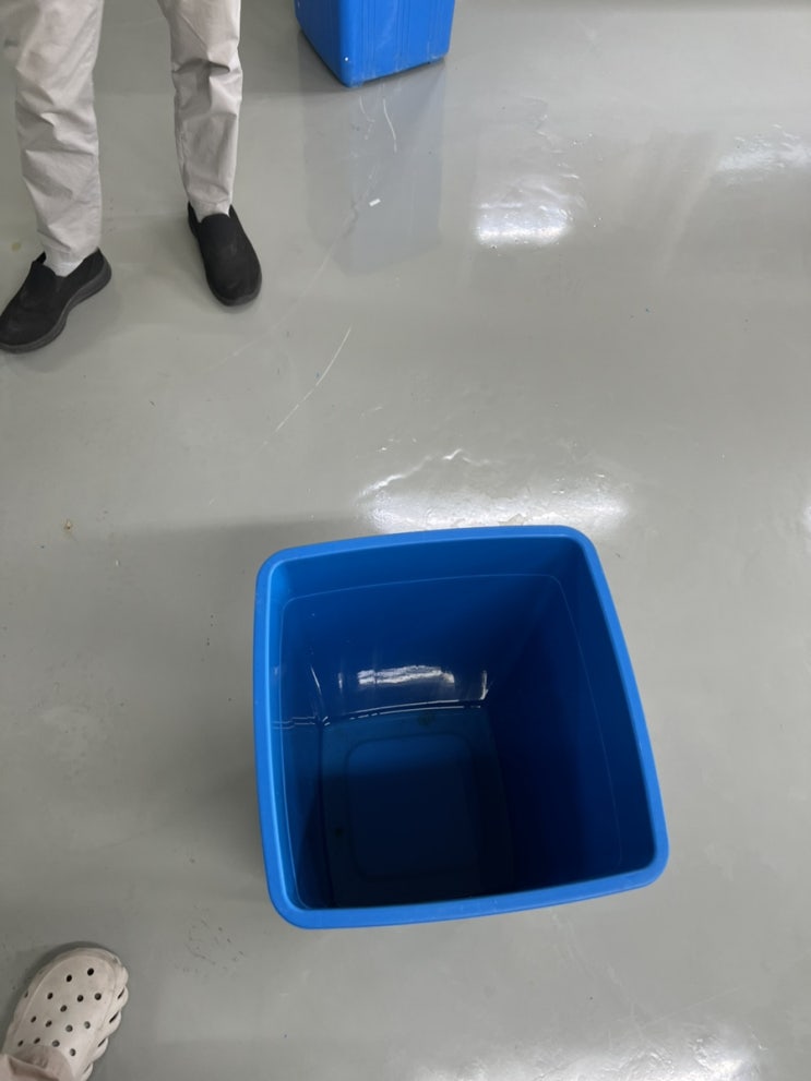  천안공장 화장실에서 물이 새요! 침투방수로 해결했어요.