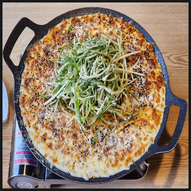  홍대 푸짐한 닭갈비 맛집 위키드찜닭