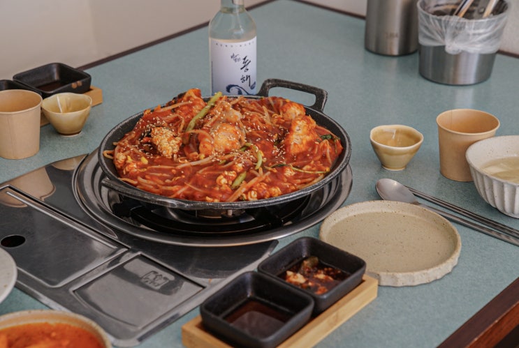  성수 맛집! 한우곱창튀김, 우삼겹이 올라간 이색 아구찜 맛집 성수AGU