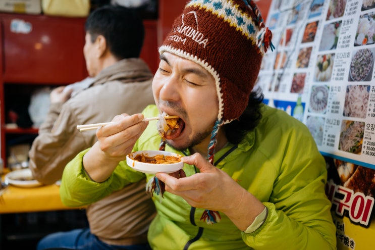 바가지로 악명 높은 자갈치 시장에서 가성비 있게 회 먹는 방법부산 로컬 돼지국밥 맛집전국에서 가장 특이한 등산로 입구