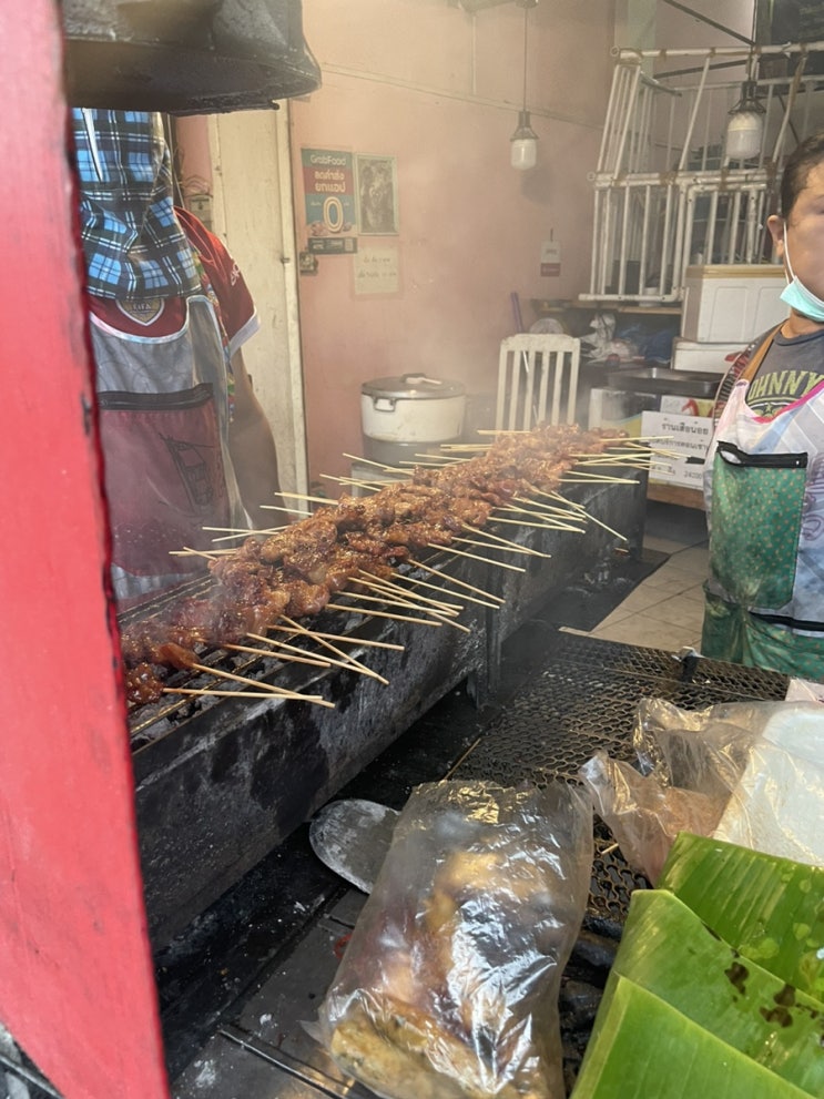  태국 치앙마이 현지인 아침식사로 먹는 무삥맛집투어 치앙마이간식 무삥