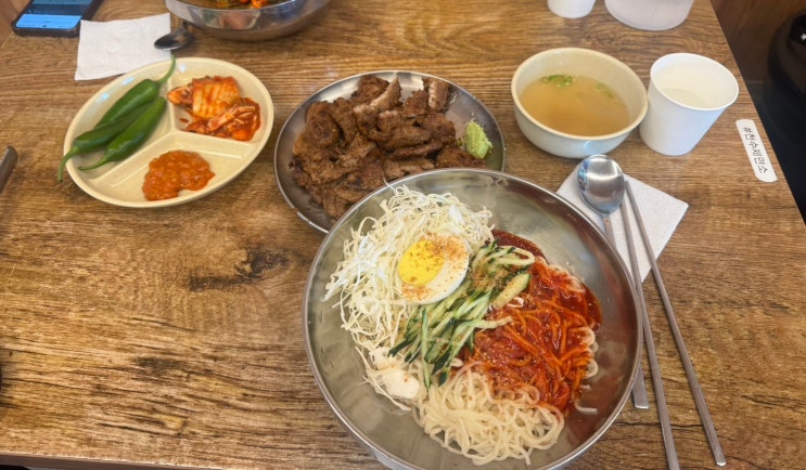  왜관점심맛집 무더운날 조금만 늦어도 기다려야하는 웨이팅 맛집 왜관기산면 천수제면소 화려한 단짠의 조화! 칠곡벌꿀비빔면 + 수제돼지갈비한판