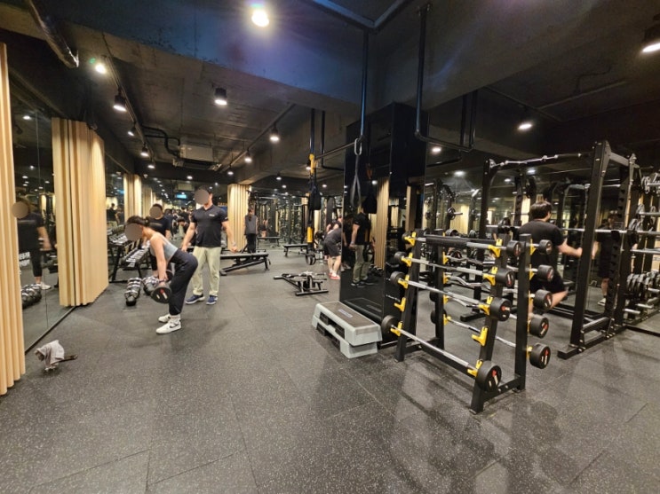  가락동 헬스장 지상3층에 있는 위스테이휘트니스 PT맛집!