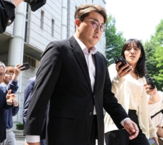 <b>구속</b>영장 실질 <b>심사</b>에 출석한 <b>김호중</b>, <b>구속</b>기로…검찰,사안... 