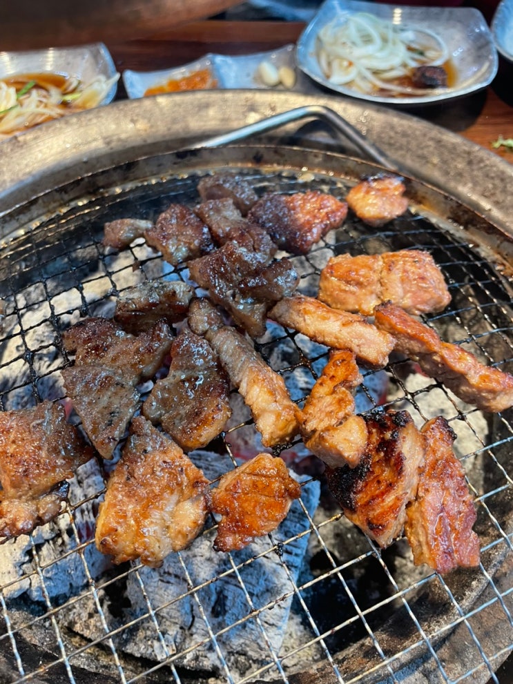  부천 괴안동 외식하면 항상 방문하는 돼지왕갈비 맛집 동남골