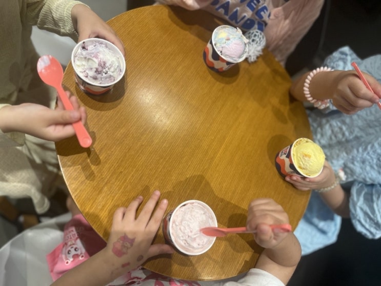  평일저녁 공동육아가 좋을까 신랑이랑 육아가 좋을까....