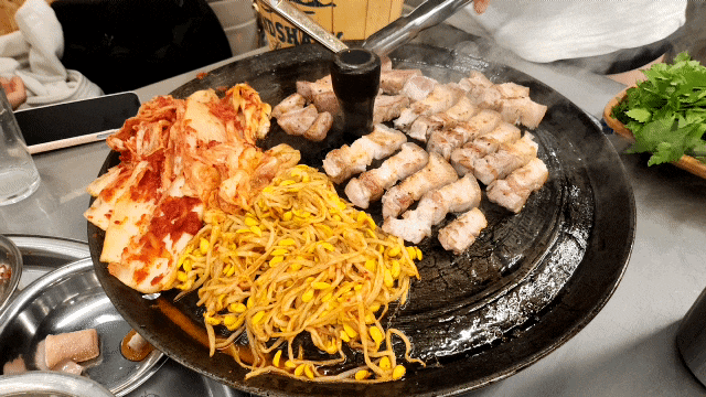  이수역에서 돼지고기와 함께 콜키지프리가 가능한 사당 목구멍 삼겹살집 내 돈 내산 방문 후기!