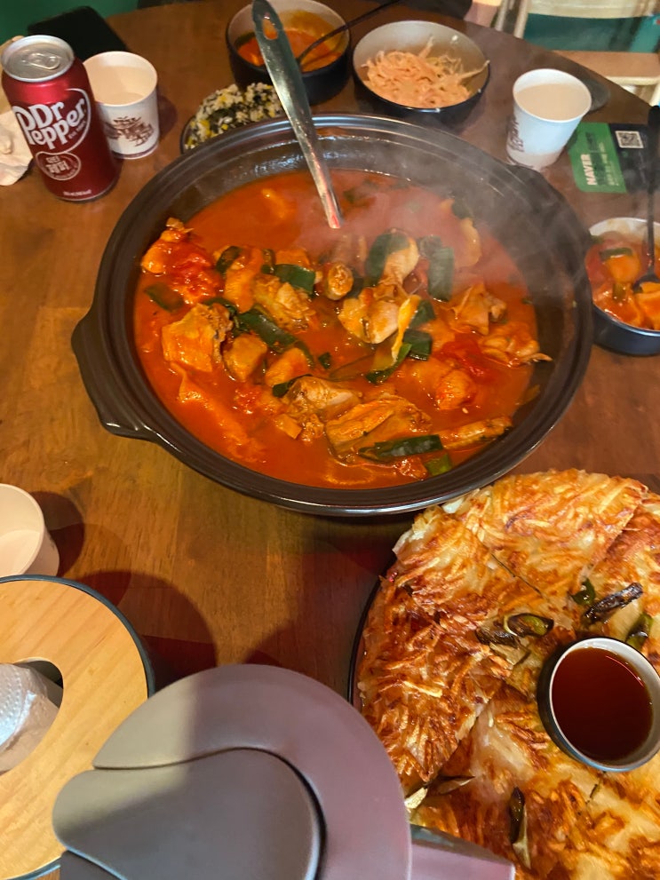  군산 거북이식탁 감자전 토마토닭볶음탕 군산 여행객과 같이온 현지인맛집 영화동내돈내산