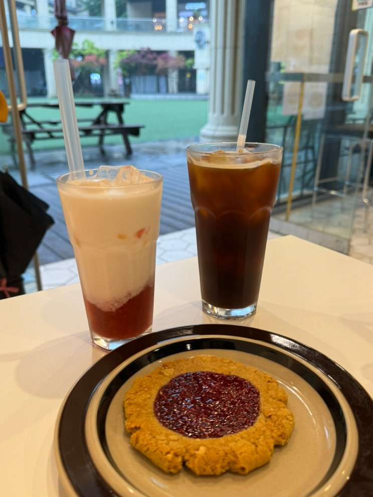  수원 광교카페 로스트앤바리스커피
